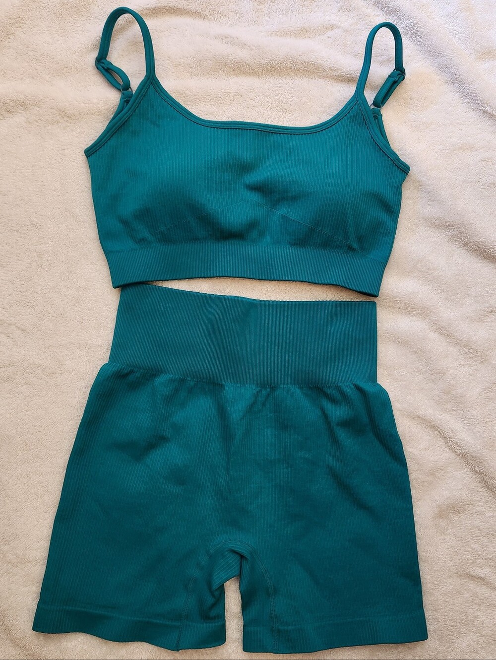 Amazon Matching Bra/Shirt Set In Teal. Size M.